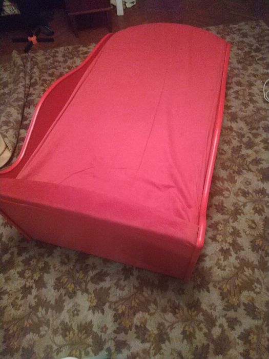 Продам детскую кровать авто