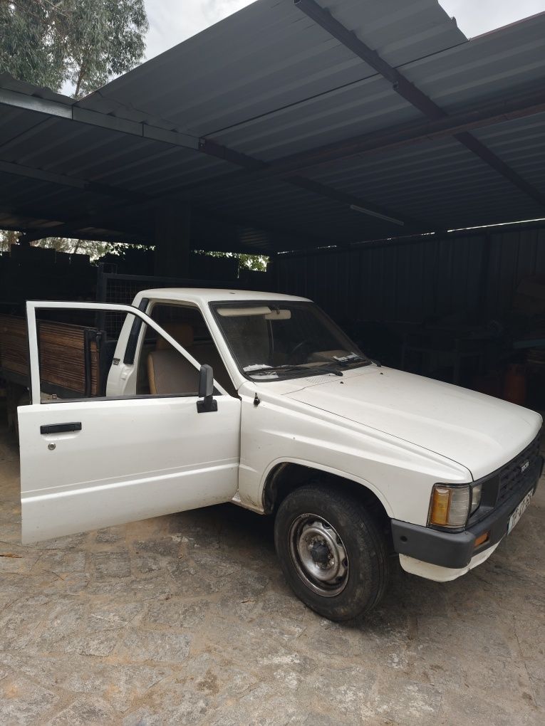 Carrinha de caixa aberta Toyota
