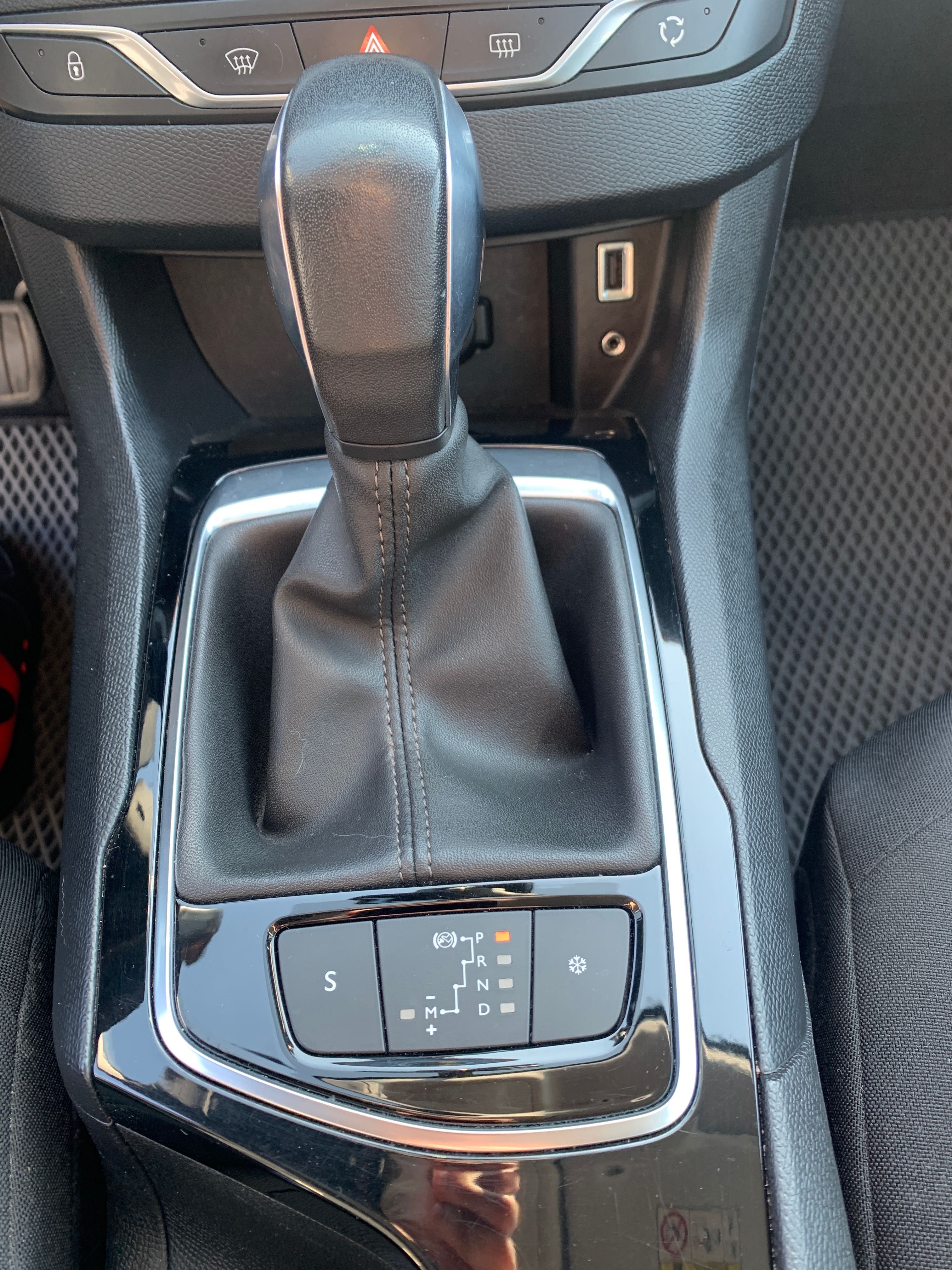 Peugeot 308 2016 год, 1.6 дизель, автомат