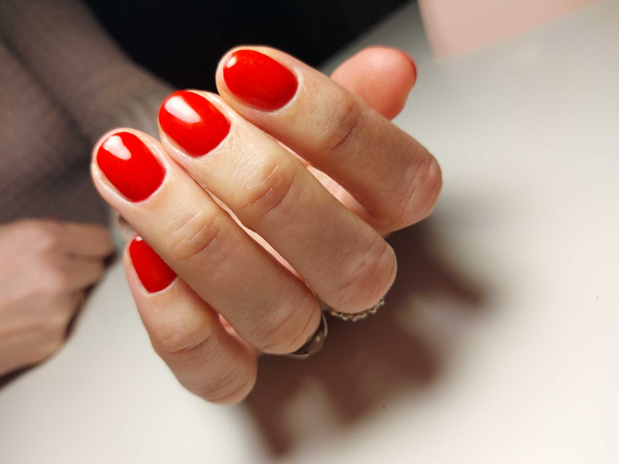 Manicure hybrydowy, przedłużanie paznokci