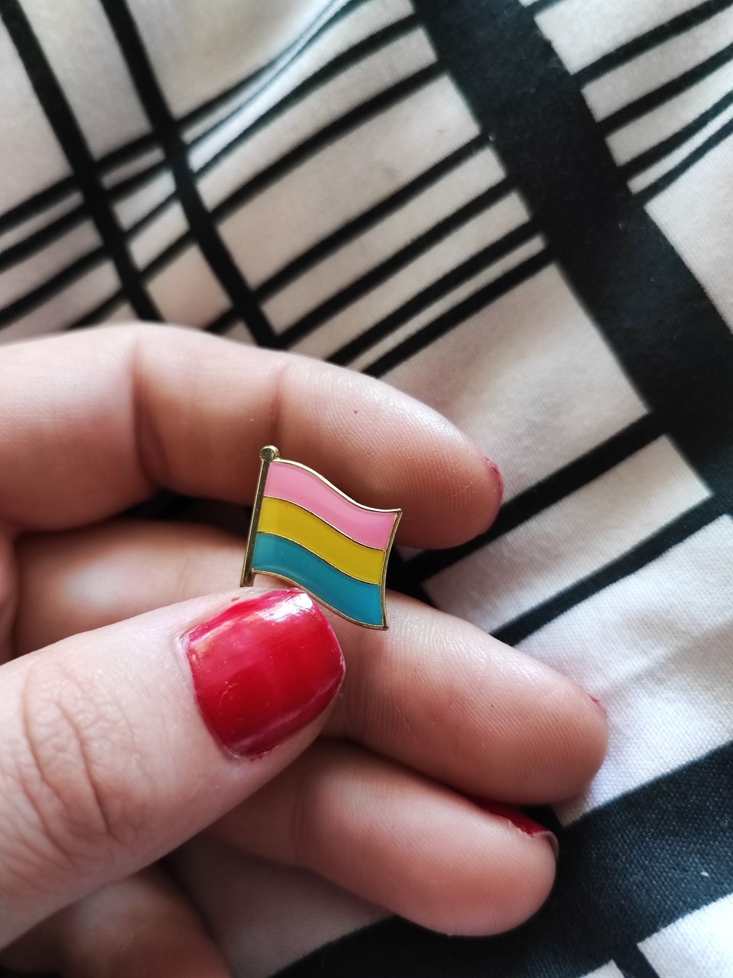 Mała flaga panseksualna lgbt pansexual pan przypinka pink emalia