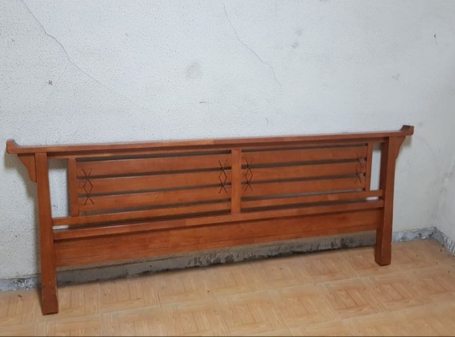 Cama em Pinho maciça