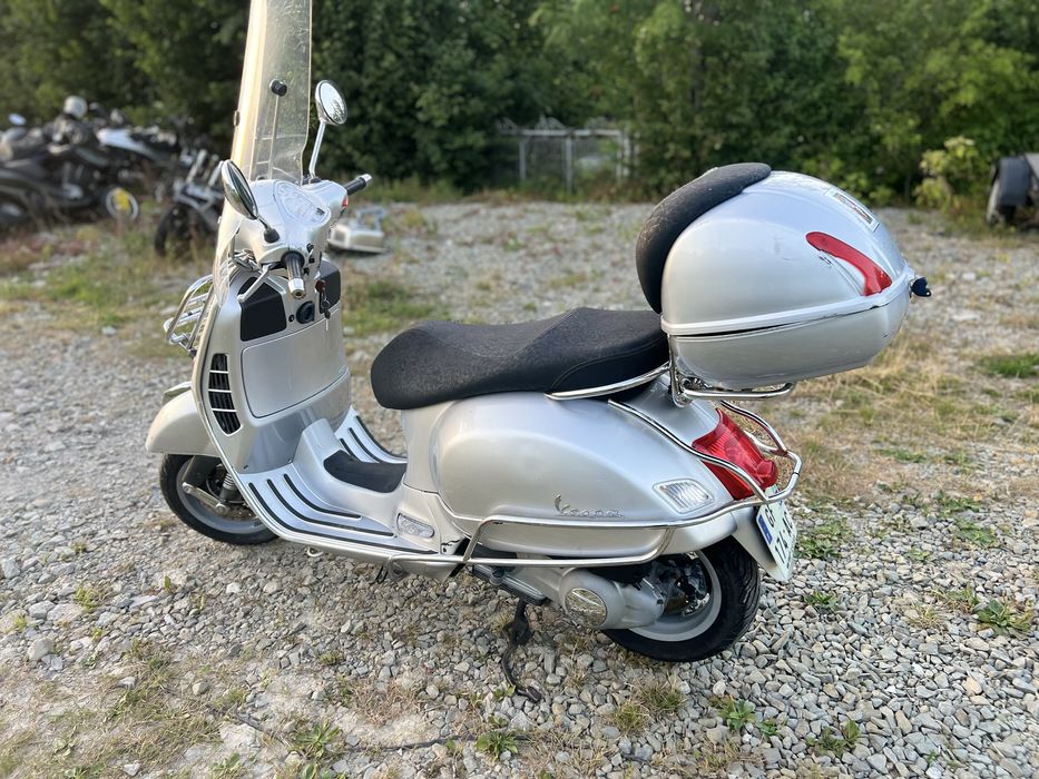 Piaggio Vespa Gts 125 ! Duza szyba ! Chromy ! Kufer