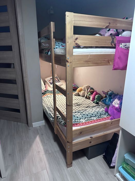 Łóżko piętrowe Ikea z materacami