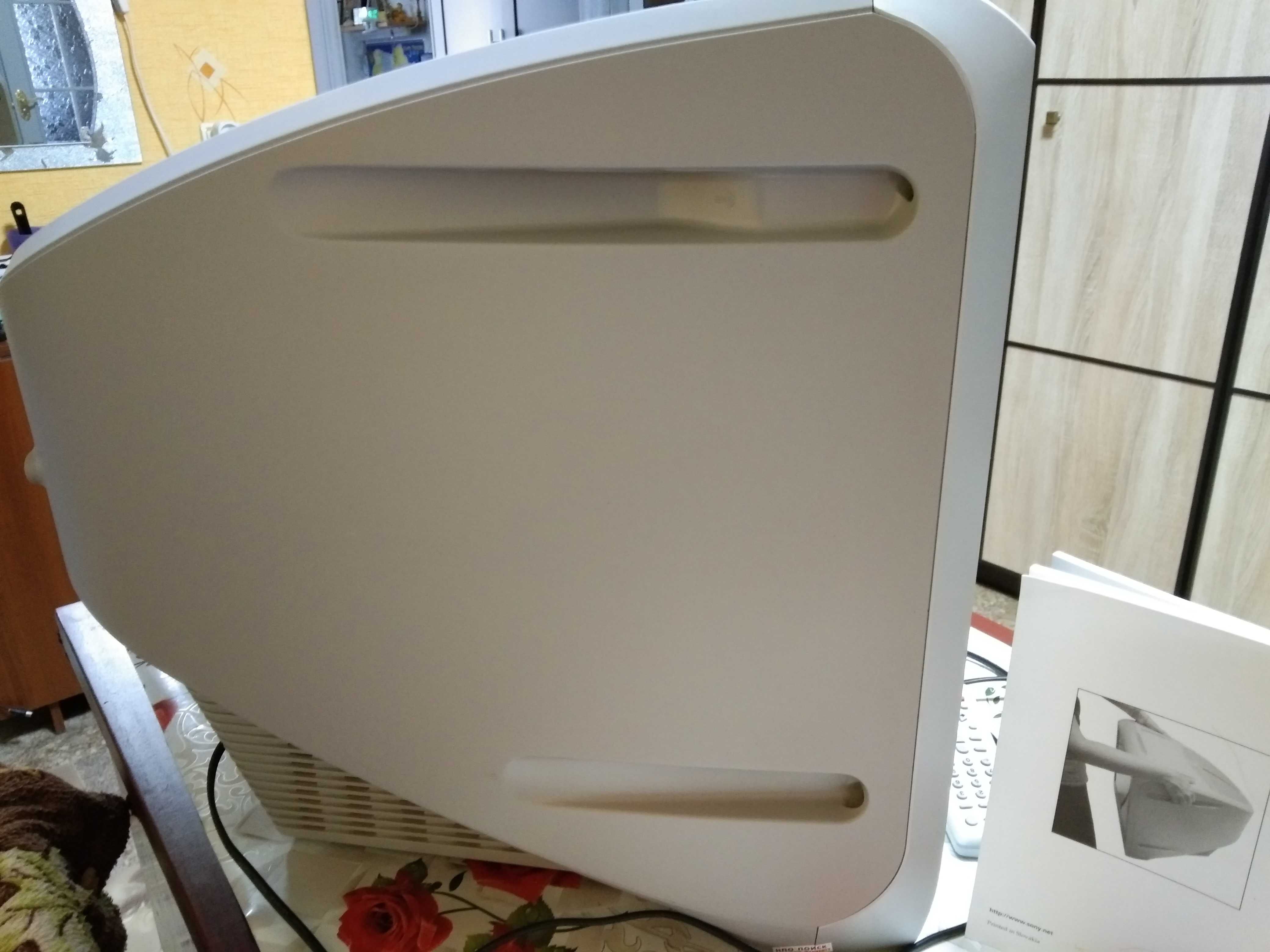 Телевізор SONY Trinitron в ідеальному стані, все працює, дігональ 52см