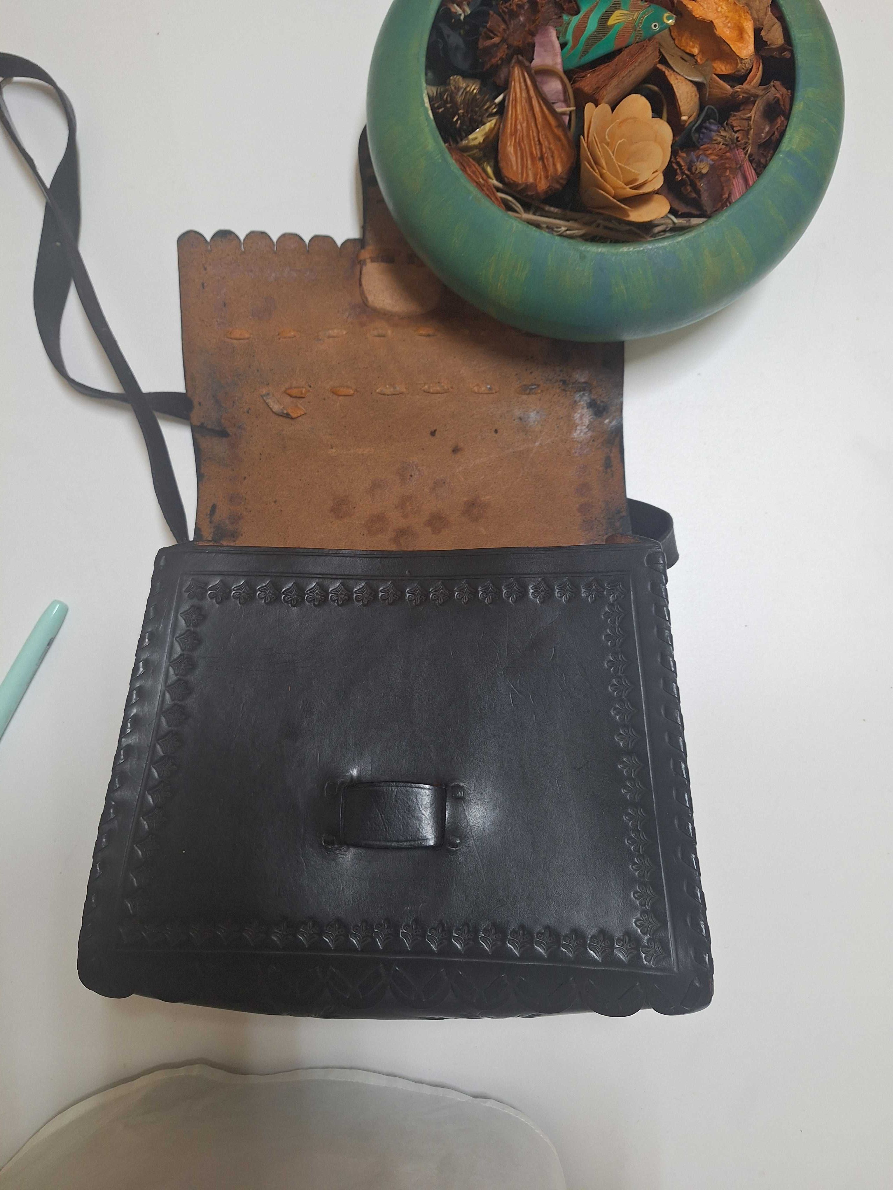 Mala Vintage Feita á Mão em Couro