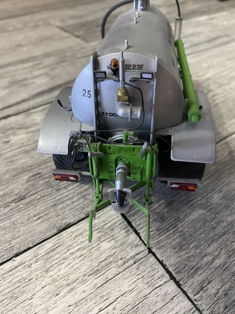 Siku, Wiking, Universal Hobbies, Beczka Joskin 1:32