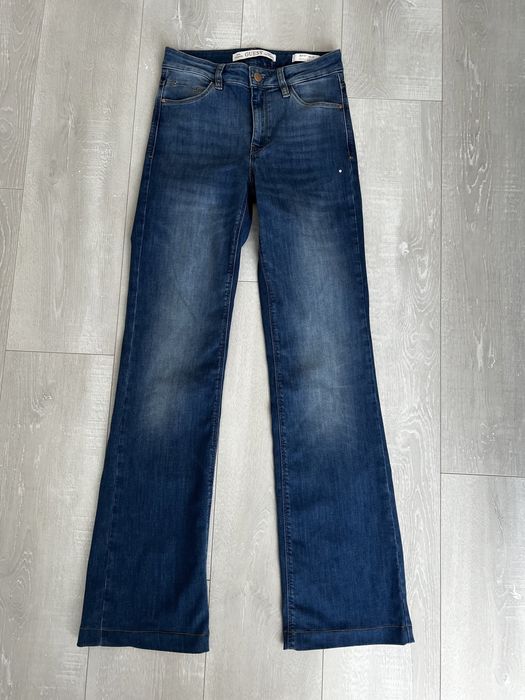 Джинсы Guess клёш