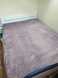 Łóżko z materacem 140x200cm
