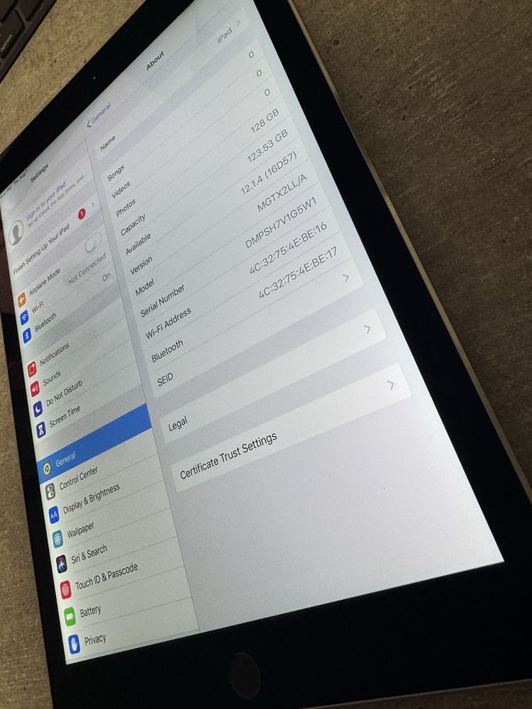 iPad Air 2. 128 гігабайт. Space Grey. Гарантія. Без обмежень.