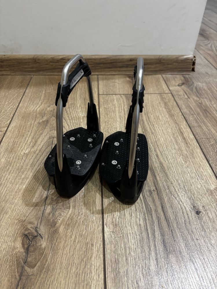 Strzemiona Freejump Air’s czarne plus puśliska czarne 150cm