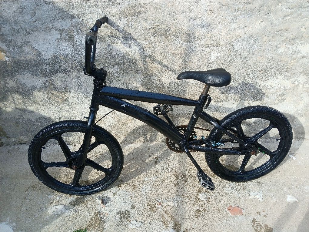 Bmx preta usada 1 vez