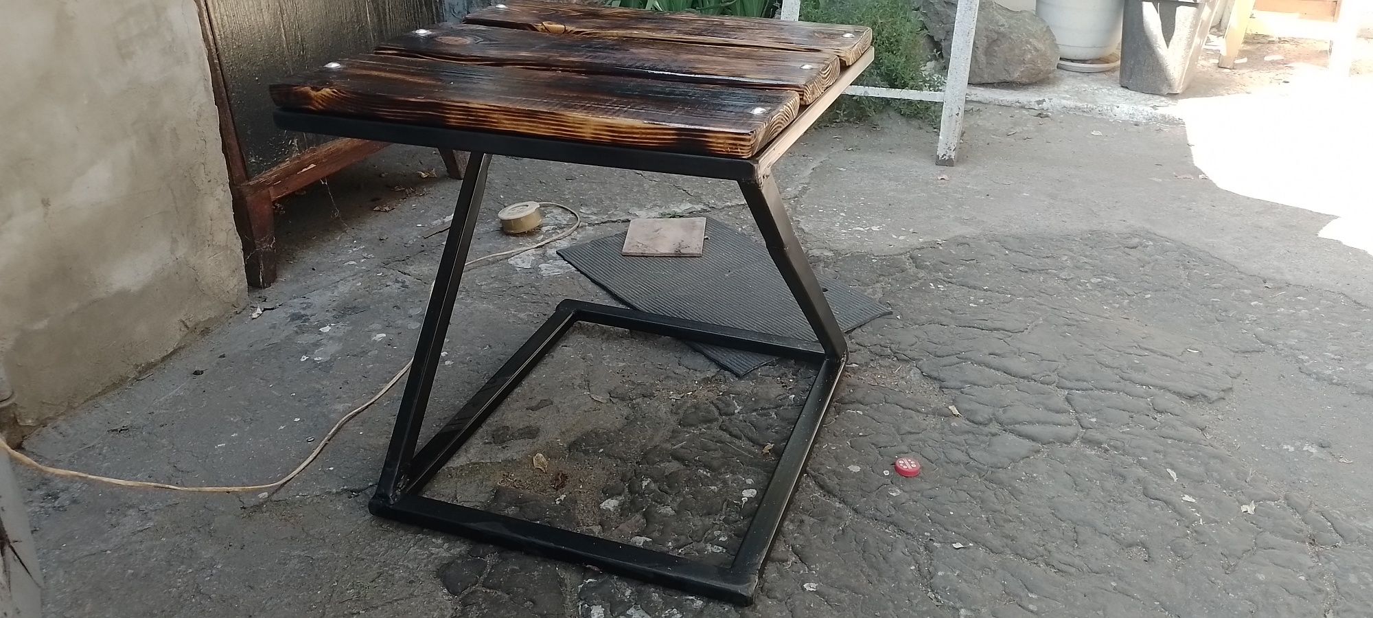 Продам стул металлический
