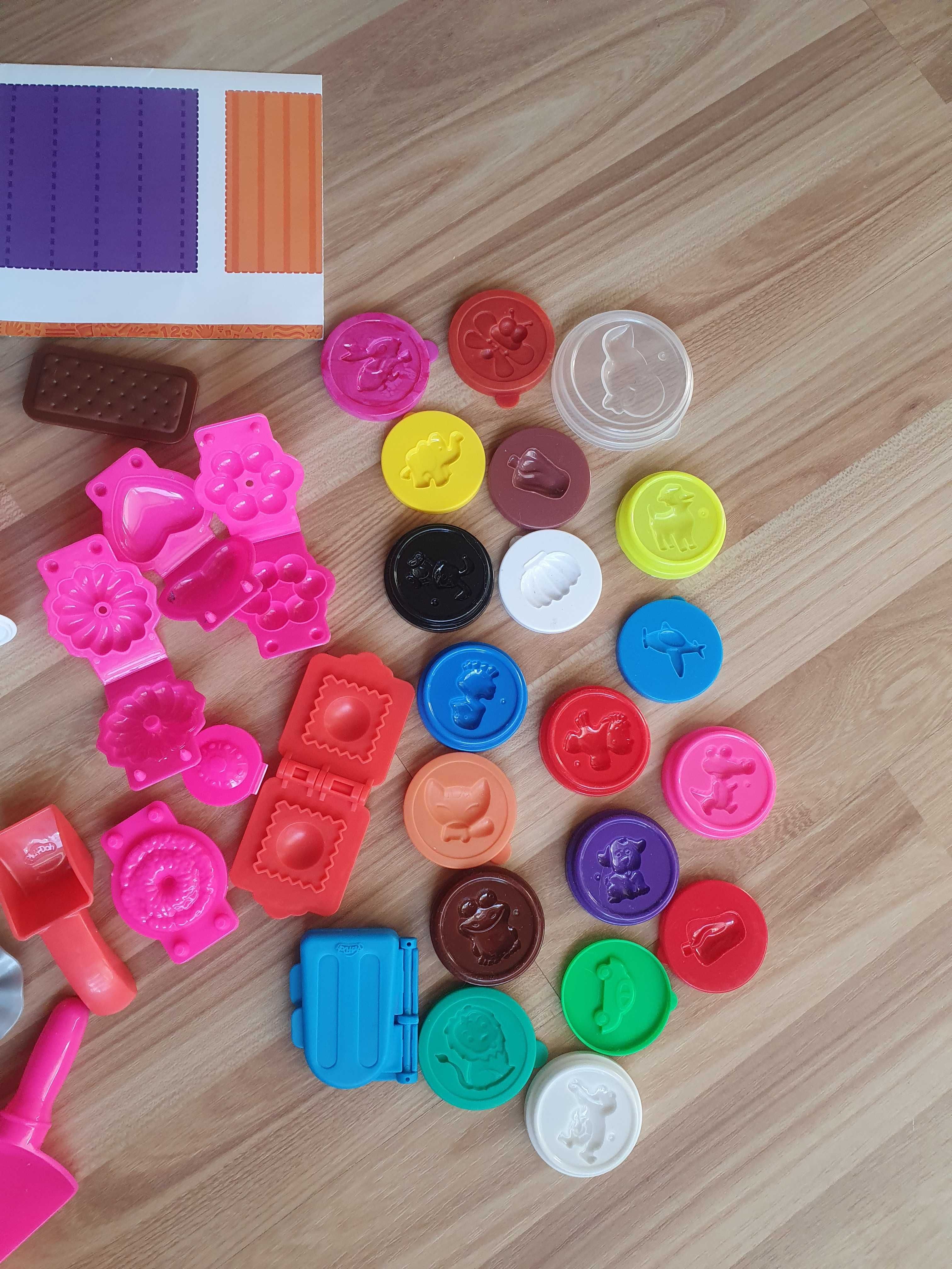 Foremki Playdoh itp: makaron, lody, ciastkarnia Barbie, fryzjer.