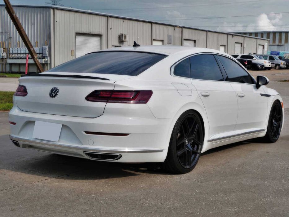 Volkswagen Arteon SE      2021