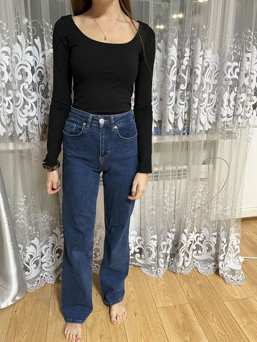 Стильные джинсыы
