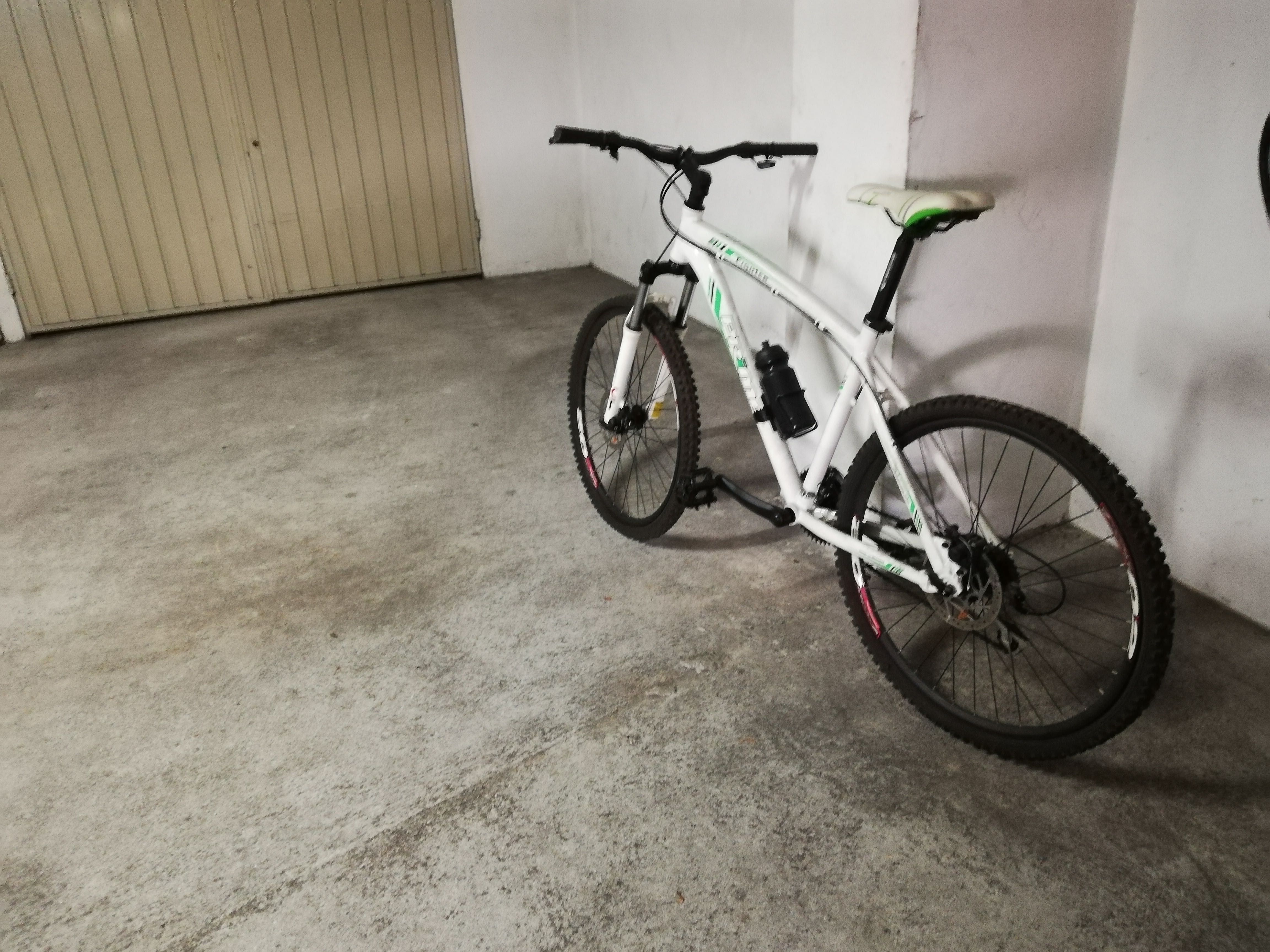 Bicicleta roda 26 como nova, quase dada!