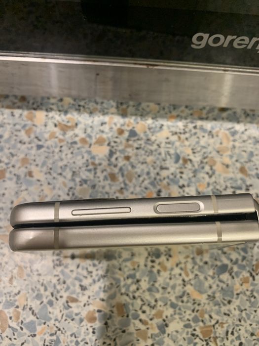 Телефон Samsung z flip 3