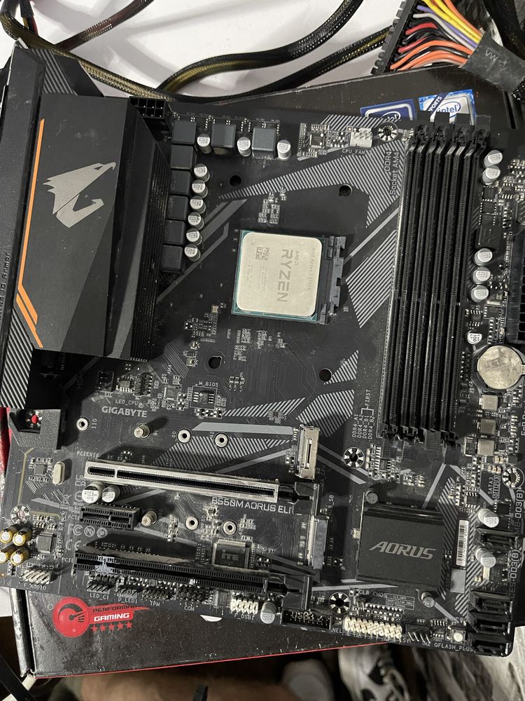 Ryzen 7 5700x Aorus elite b550m