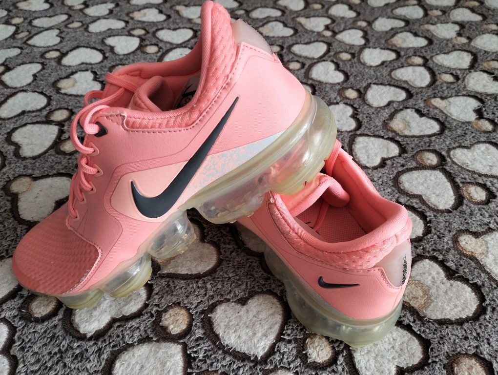 Жіночі кросівки  Nike air vapor max