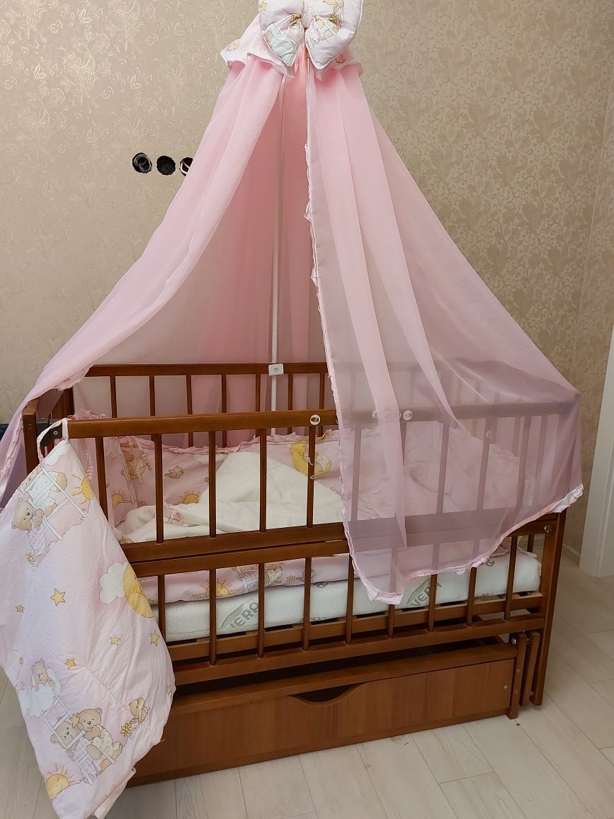 Кроватка матрас защита балдахин  набор постельного одеяло игрушка