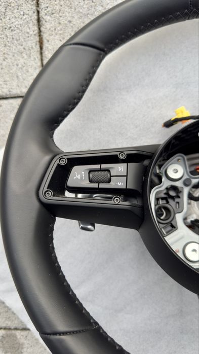 Kierownica Porsche Macan S 2023 Sport Chrono Package Plus , ogrzewana.