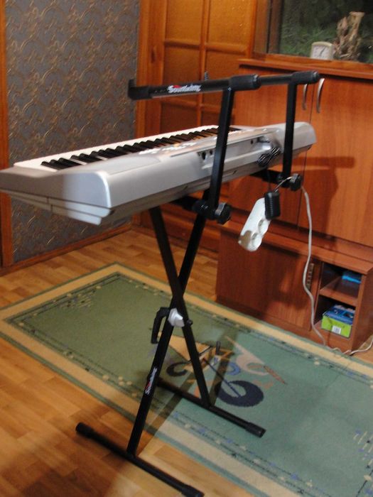 Синтезатор Yamaha YPT 300