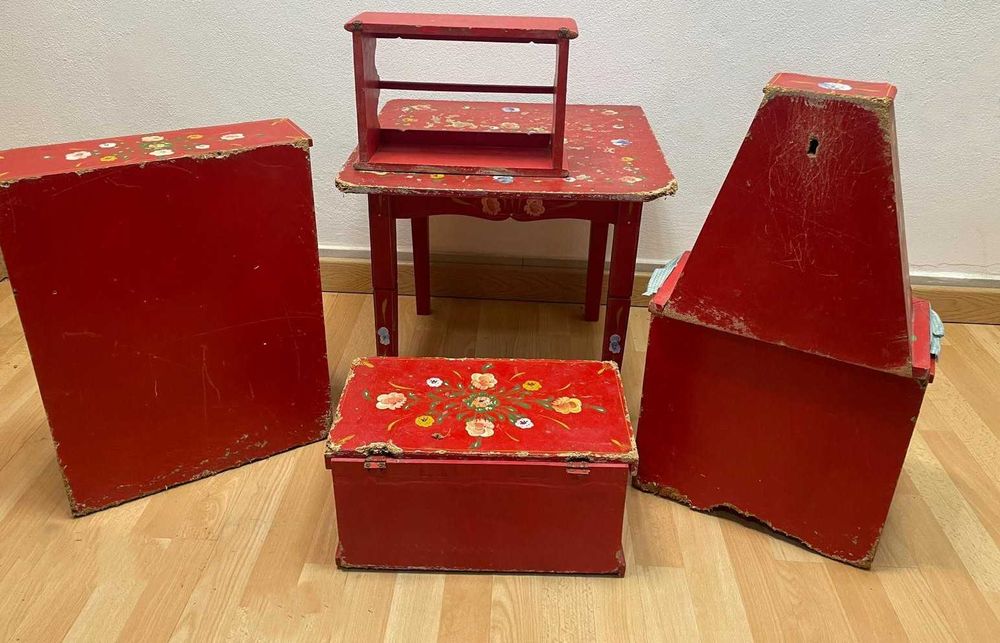 Moveis antigos, casa das bonecas, miniaturas