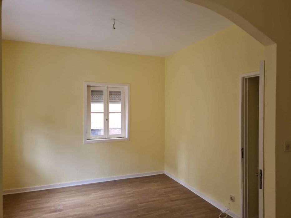 Arrenda-se andar moradia trabalhadores,5quartos, junto Parque nascente