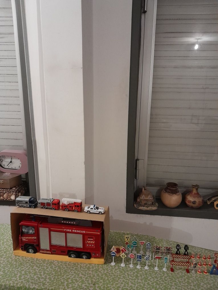 Vendo Camião dos Bombeiros para Criança muito bonito como novo