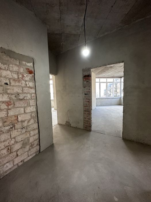 Продаж 3-к квартри Центр Бельведерська