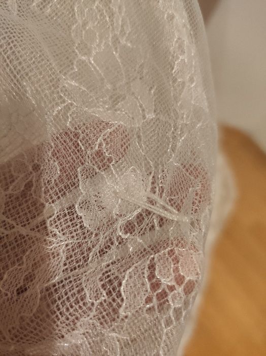Ręcznie haftowana suknia ślubna, rybka z trenem- Martina Liana 1012