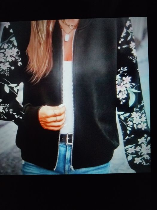 Бомбер-куртка женская 46 размер