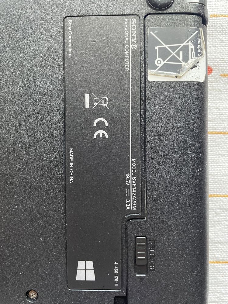 Sony Vaio SVF142A29M 250Gb mały zgrabny laptop