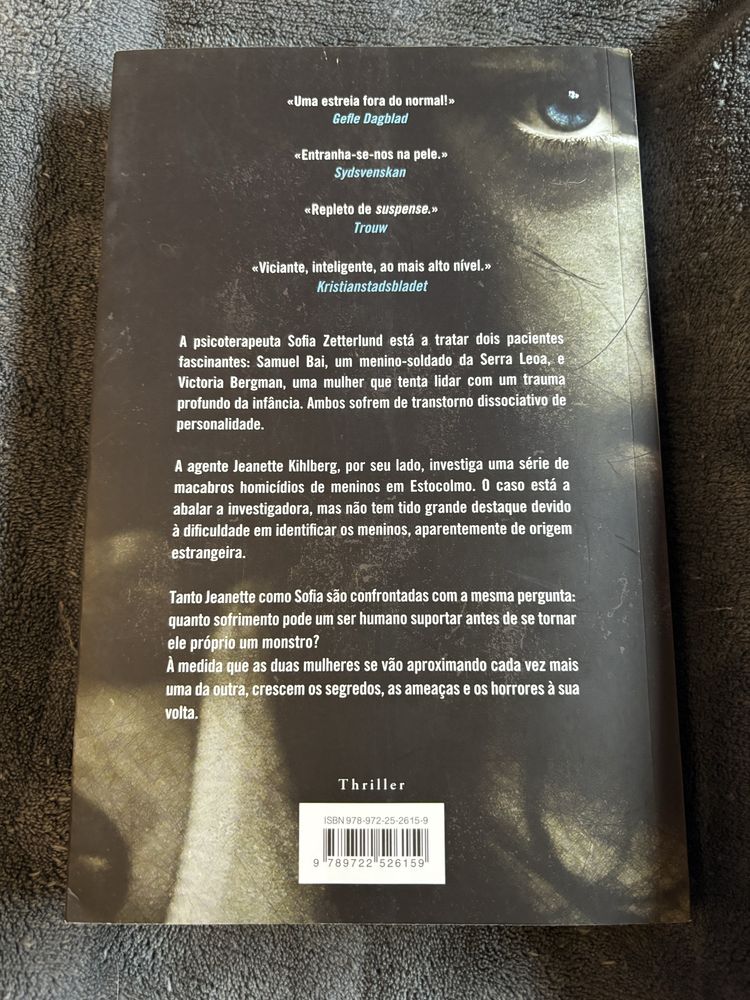 Livro a Rapariga-Corvo de Erik Axl Sund