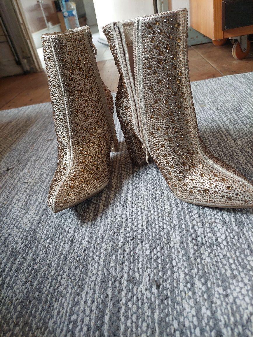 Botas com brilhos