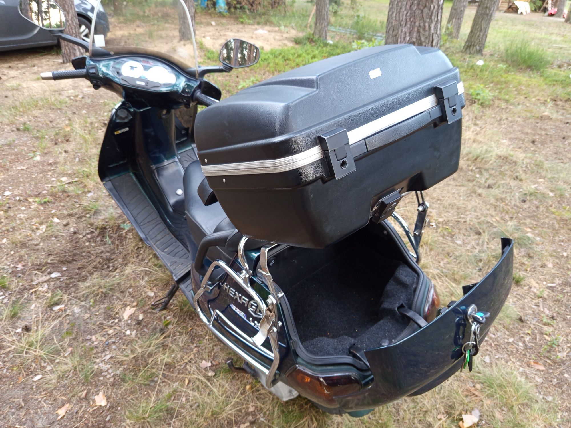 Piaggio Vespa Hexagon 125