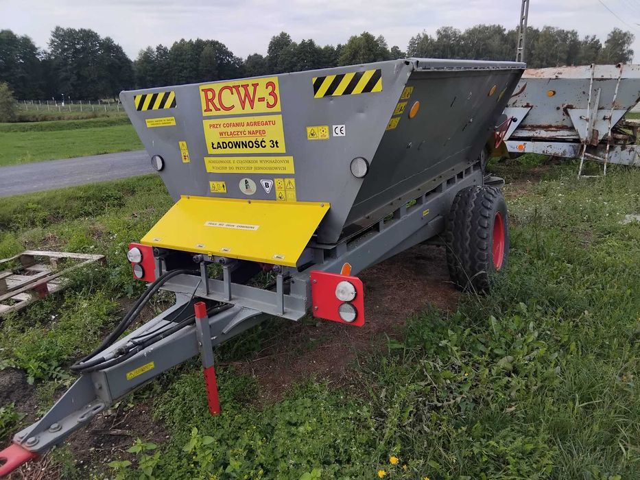 Rozsiewacz nawozu, wapna RCW3 piaskarka, transport.
