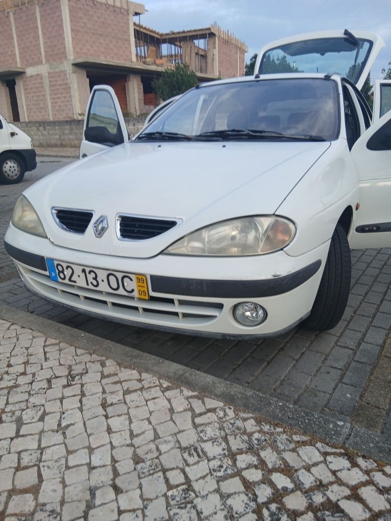 Vendo renault megane 1.4