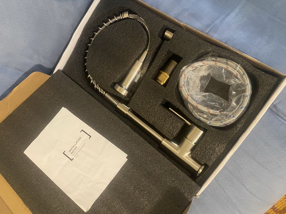 Змішувач кухонний RESTEQ гнучкий з висувним зливом і важелем збоку