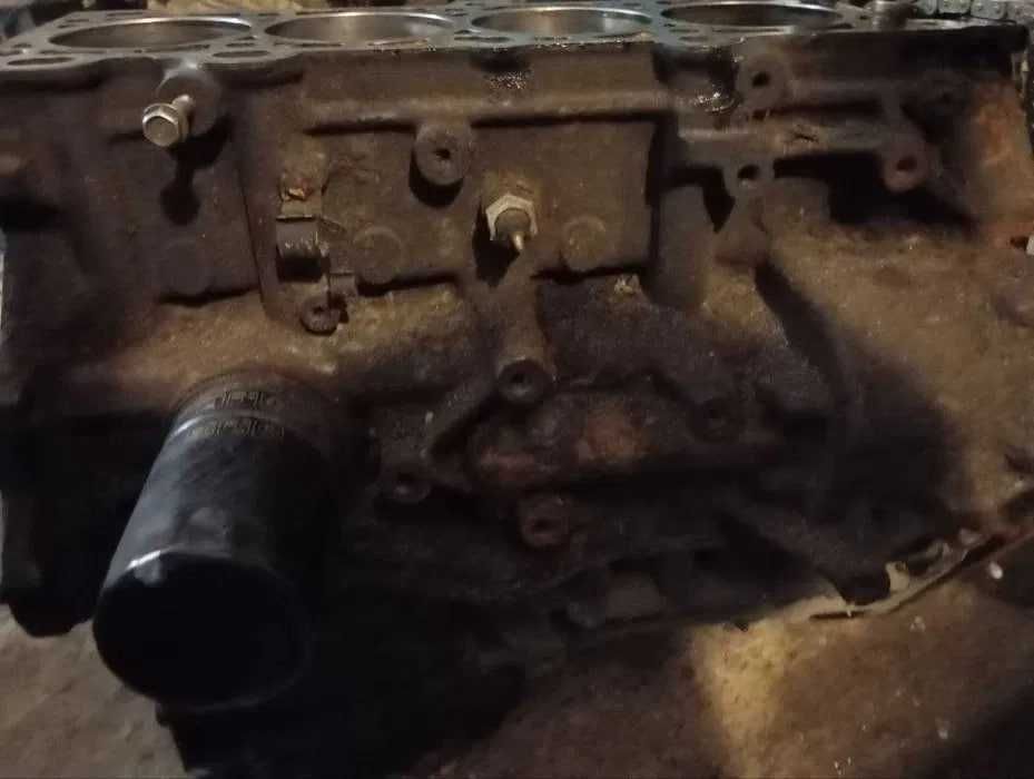 Блок у зборі, 2.3 Ford scorpio 1996-2000