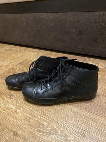 Кожаные ботинки