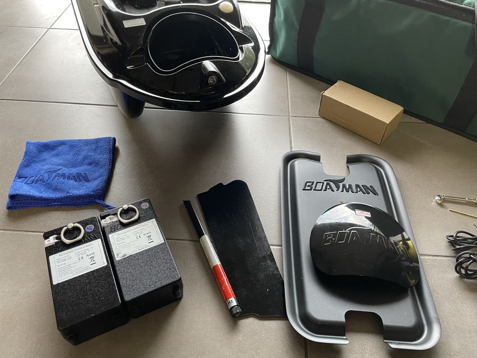 Boatman Actor Plus PRO Łódka Zanętowa 2 Baterie Pokrowiec Ładowarka