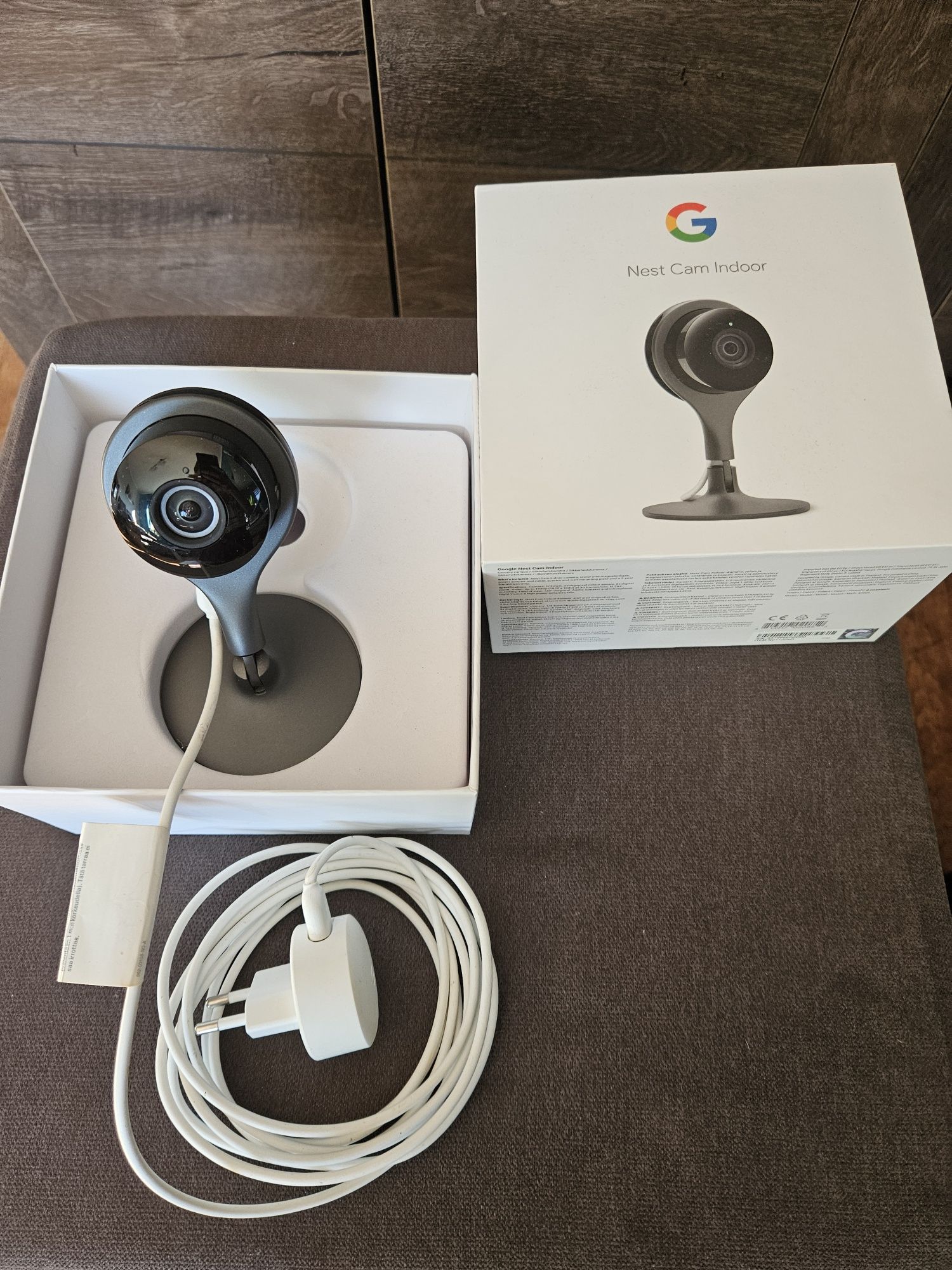 Inteligentna kamera wewnętrzna Wi-Fi  1080p. Google Nest Cam Indor.