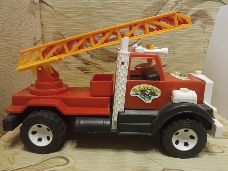 Пожежна вантажівка дитяча