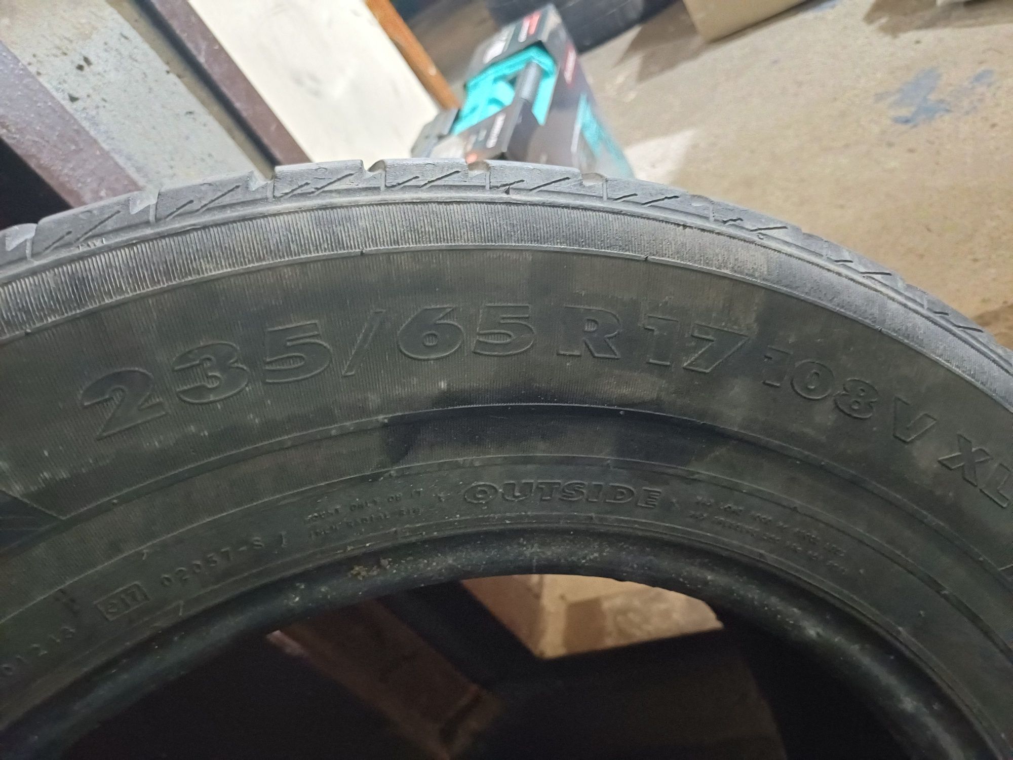 Nokian 235/65R17 Зима