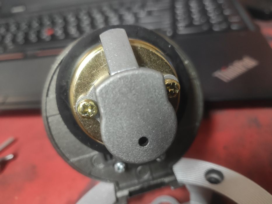 Крышка бака врезная