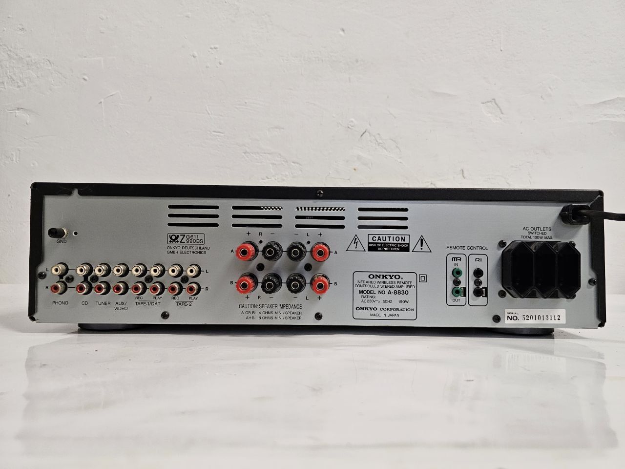 Wzmacniacz Onkyo A-8830. 4 omy: 100 watów