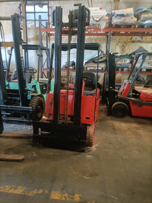 Empilhador Linde 1.5 toneladas diesel