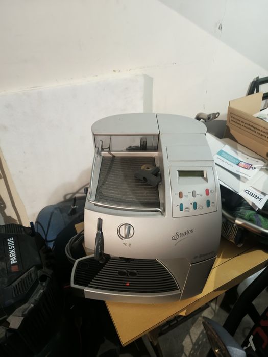 Máquina café automática Saeco Stratos